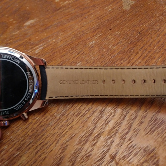 Michael Kors watch Xx - Picture 3 of 5